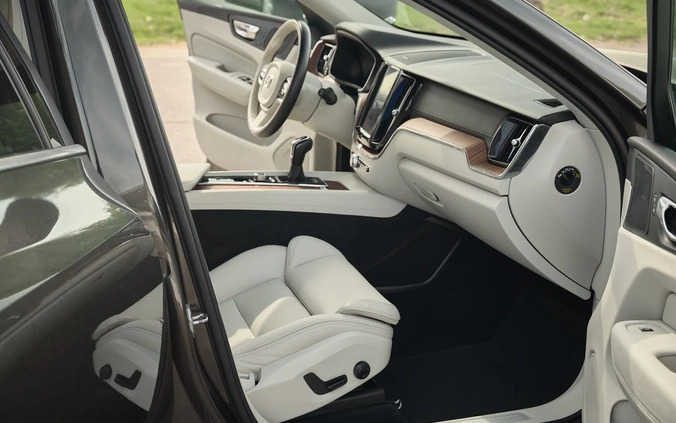 Volvo XC 60 cena 126800 przebieg: 103000, rok produkcji 2019 z Zduny małe 667